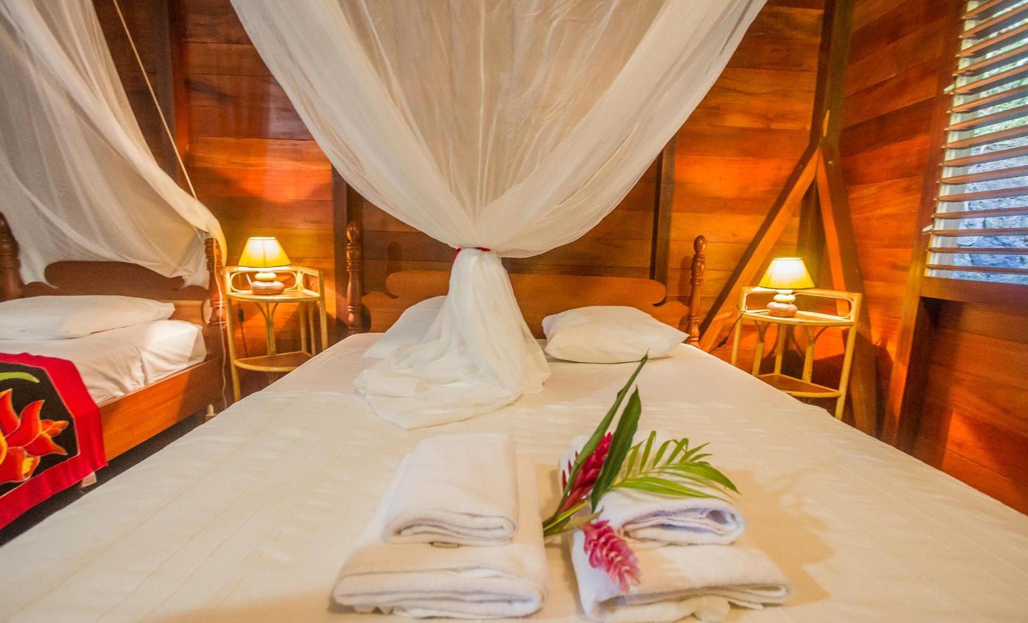 דסהייס Ecolodges Karet מראה חיצוני תמונה